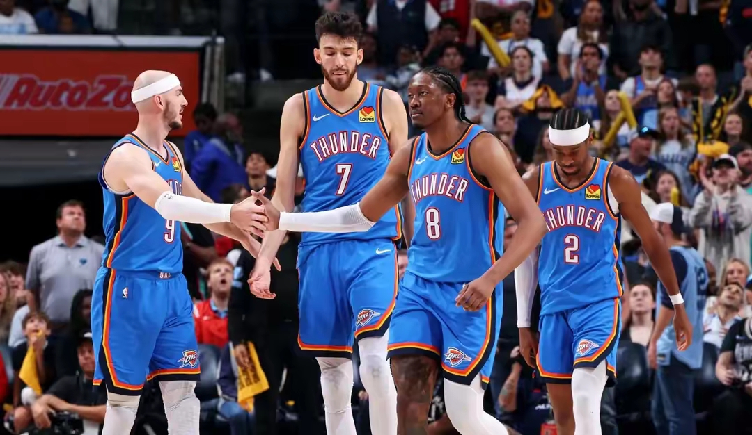 9体育-布莱顿训练开放日，今夜刷新队史纪录引欢呼，NBA总决赛在即，球队文化再被提及